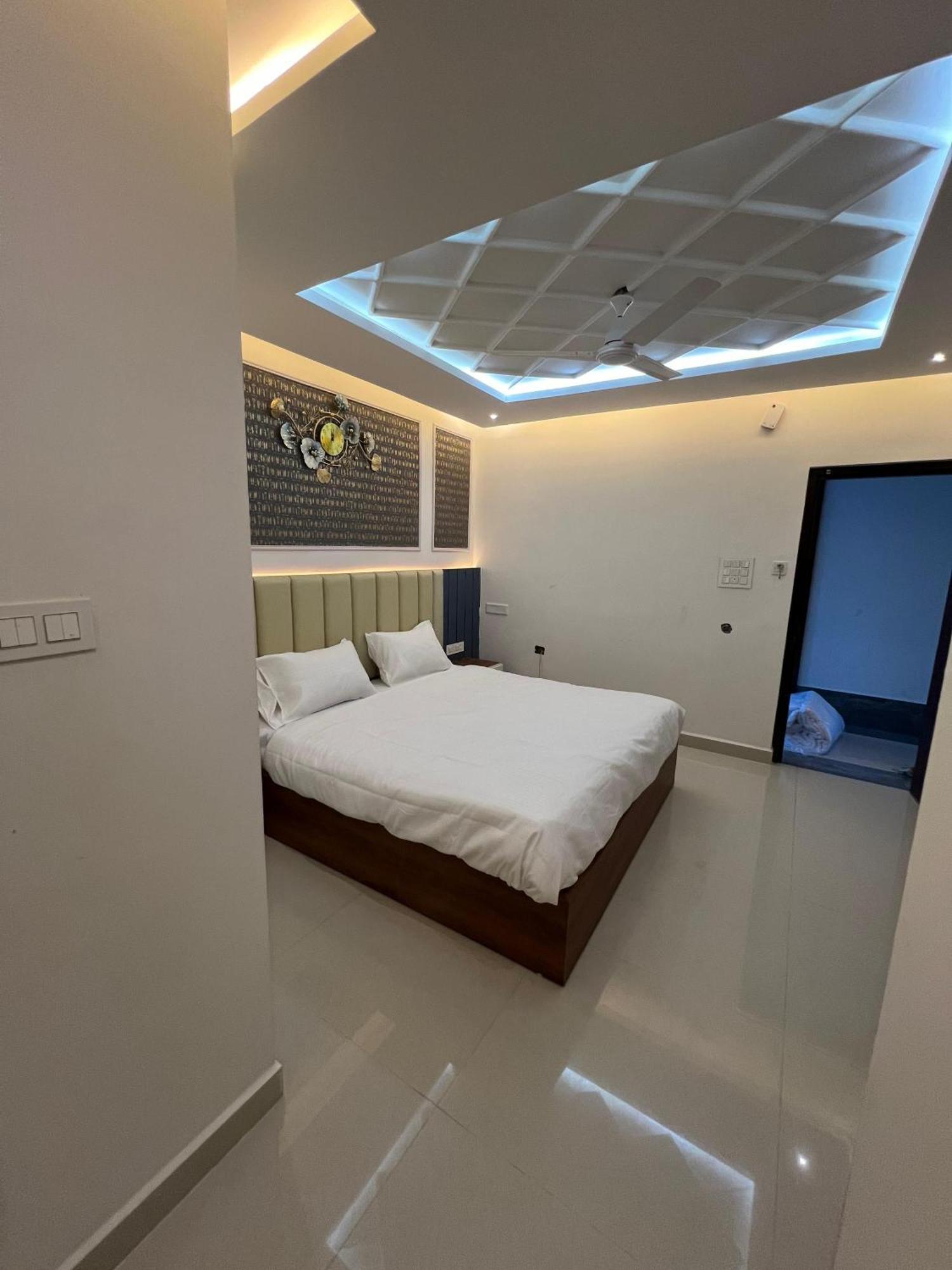 Snr Venus Hotels Tirupati Exterior foto